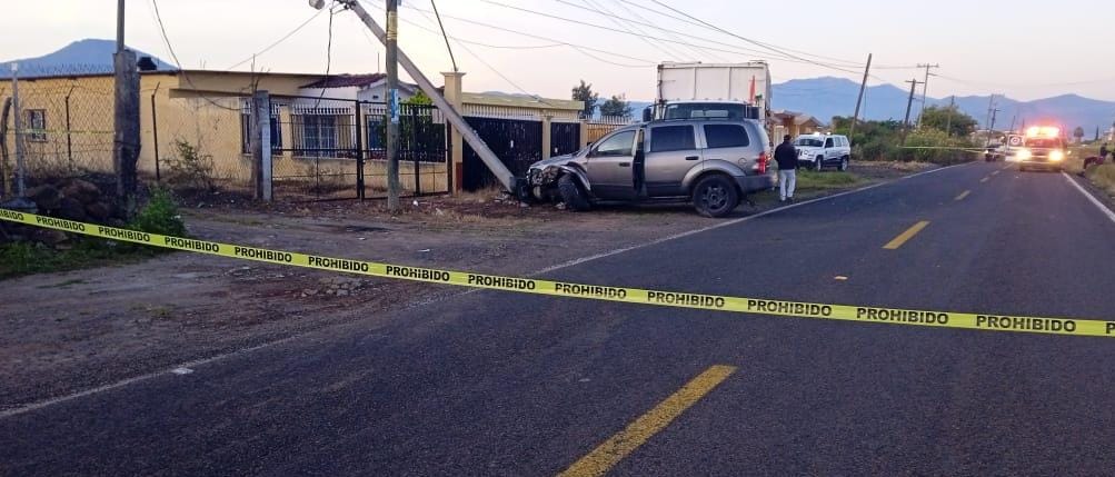 Camioneta embiste a pareja de motociclistas, la mujer murió
