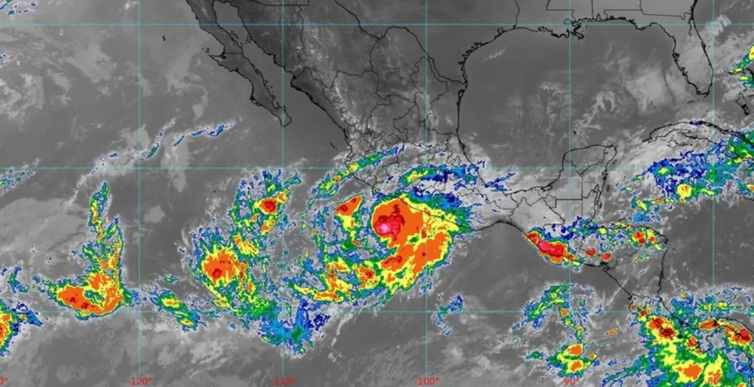 Posible huracán Roslyn afectaría Michoacán en proximas horas