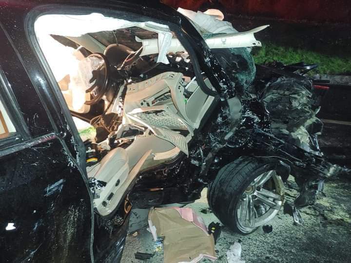 Choque automovilístico deja dos muertos y cinco lesionados
