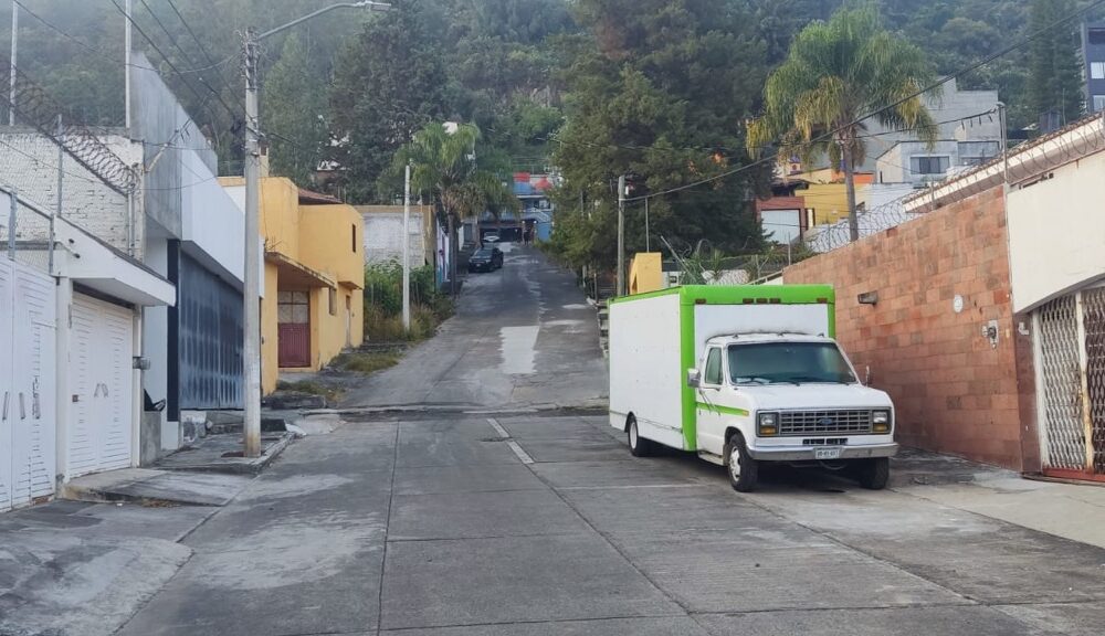 Cobran agua a vecinos de Bosques Camelinas pero sin que llega el servicio
