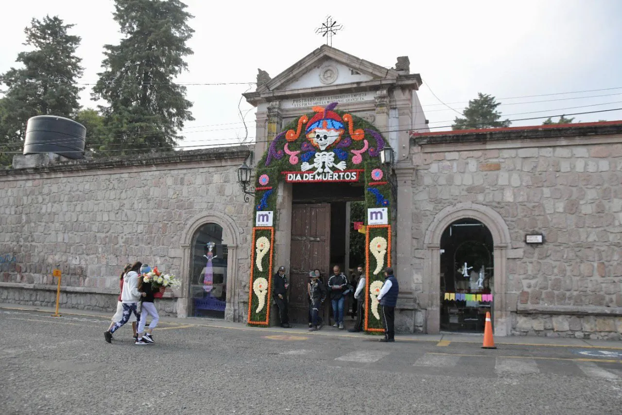 Crece demanda de gavetas en panteones de Morelia