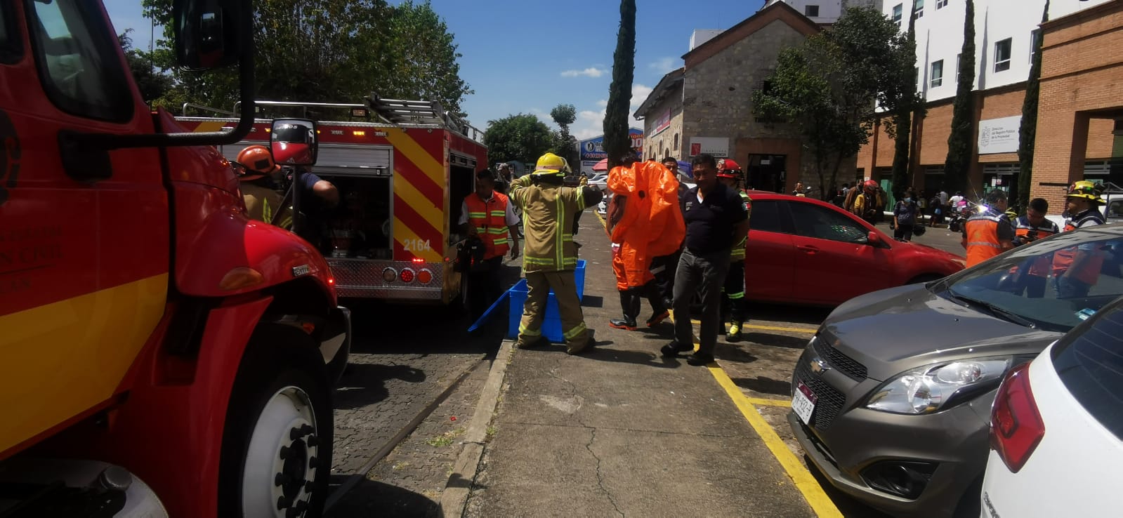 Desalojan oficinas públicas por fuerte olor raro en la colonia Industrial