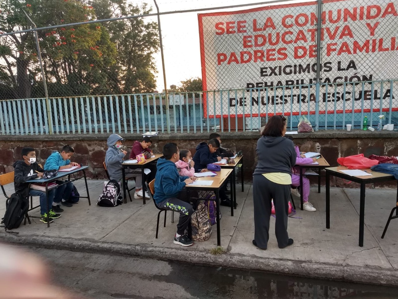 Eréndira Isauro atención a niños