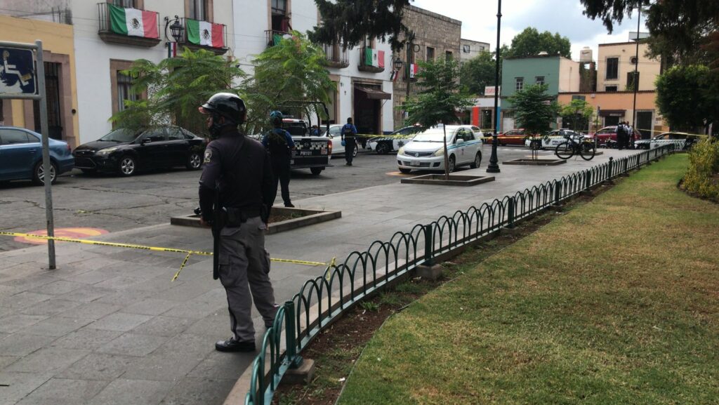 Hombre adulto fallece en la puerta de un consultorio en Morelia