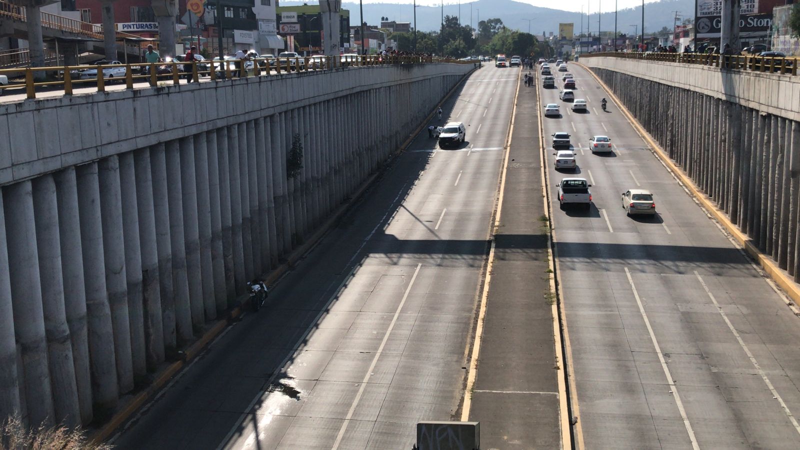 Motociclista muere al derrapar en el periférico norte de Morelia