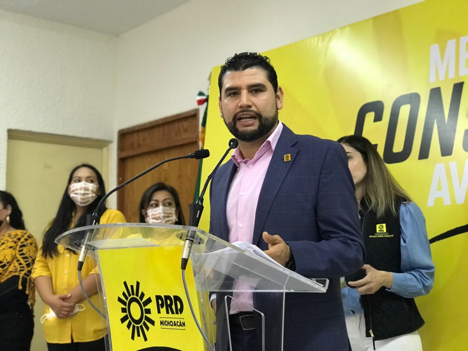 PRD no sancionará al senador García Conejo por votar a favor de la militarización