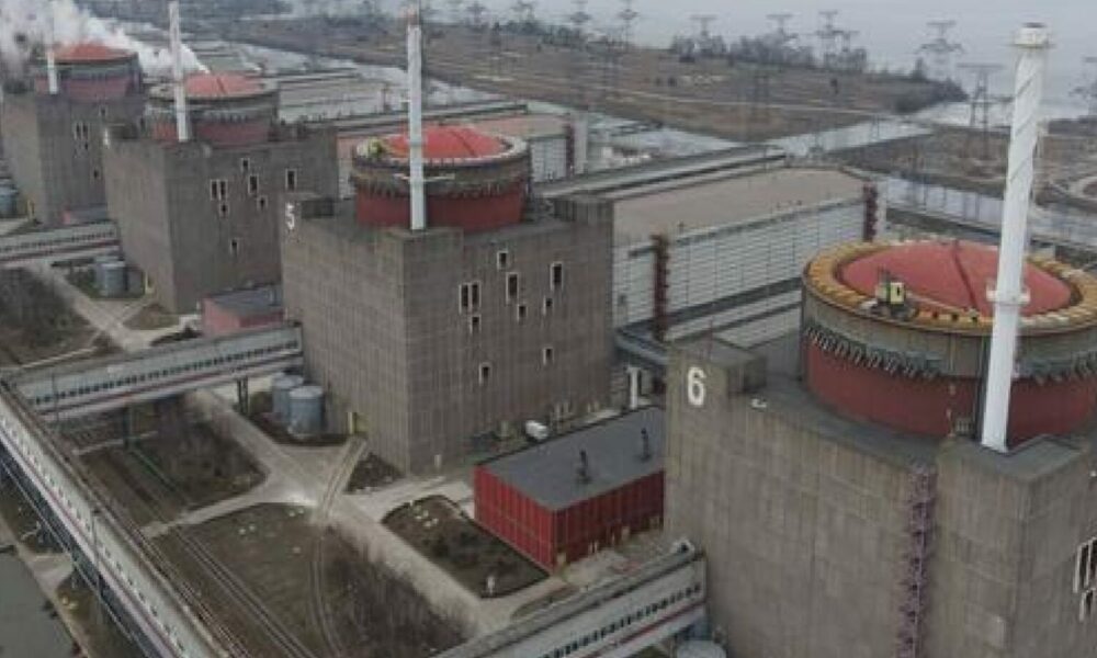 Se apropia Rusia de la central nuclear ucraniana de Zaporiyia