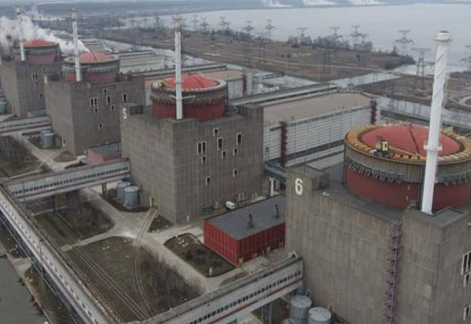 Se apropia Rusia de la central nuclear ucraniana de Zaporiyia