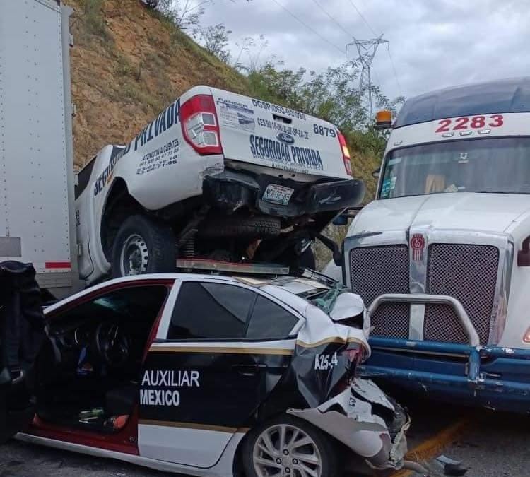 Se registra carambola en la autopista Siglo XXI, hay un lesionado