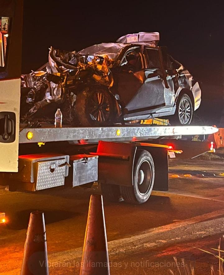 Choque en la Siglo XXI deja dos muertos y un herido