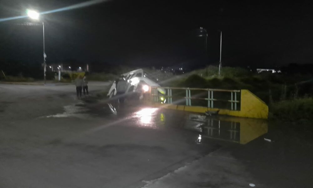 12 lesionados en choque de unidad de Transporte en Tarímbaro