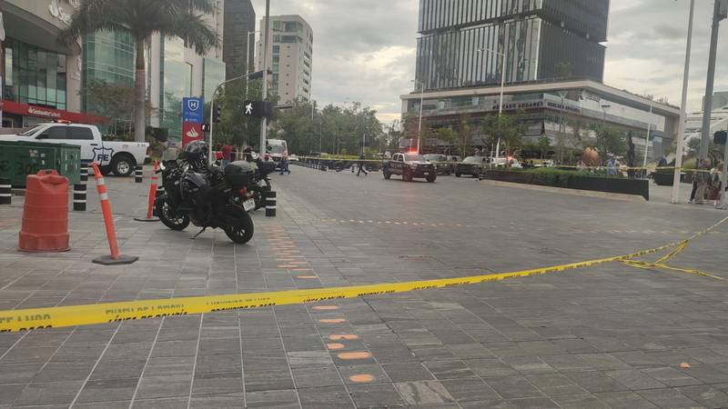 balacera en zona comercial de Jalisco