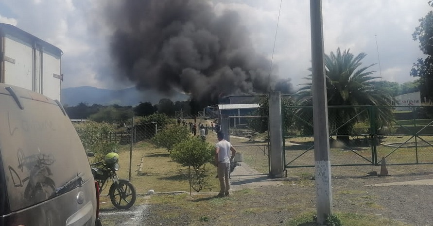 incendia bodega Indaparapeo