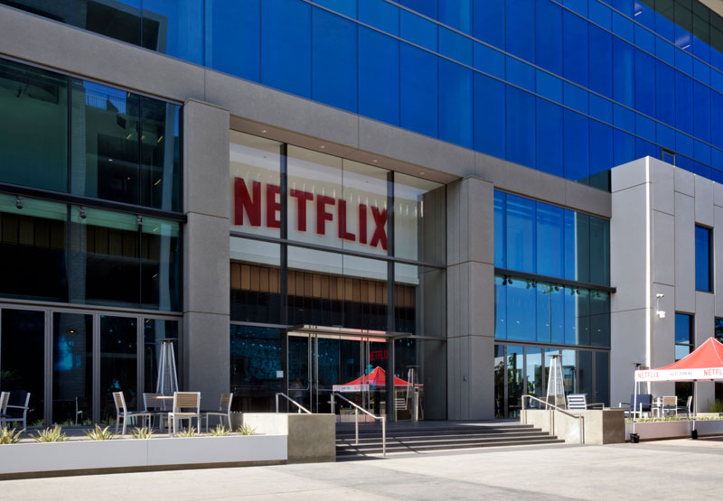 Tras recuperación, Netflix rompe récord de suscriptores