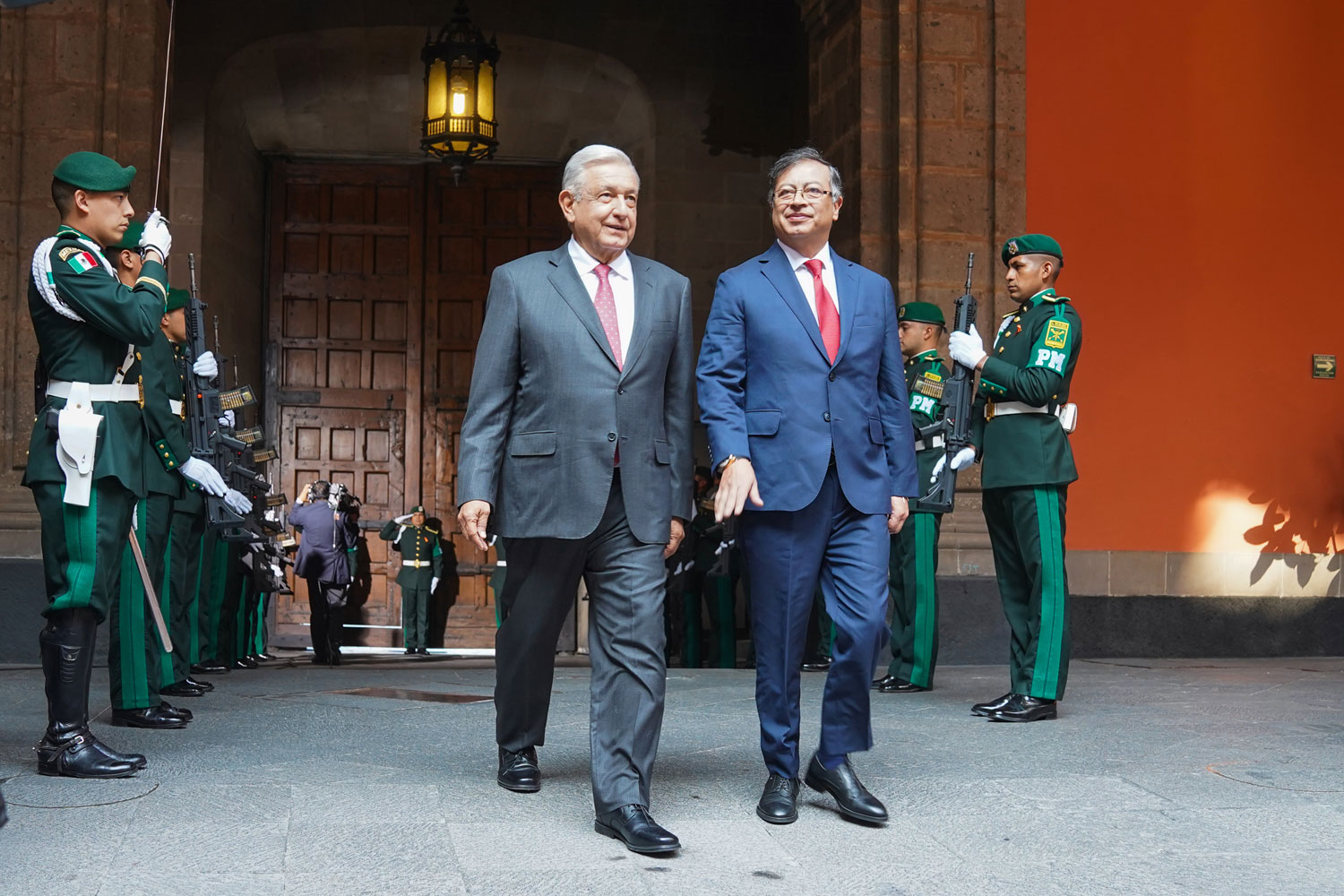 Replantearán México y Colombia combate al tráfico de drogas