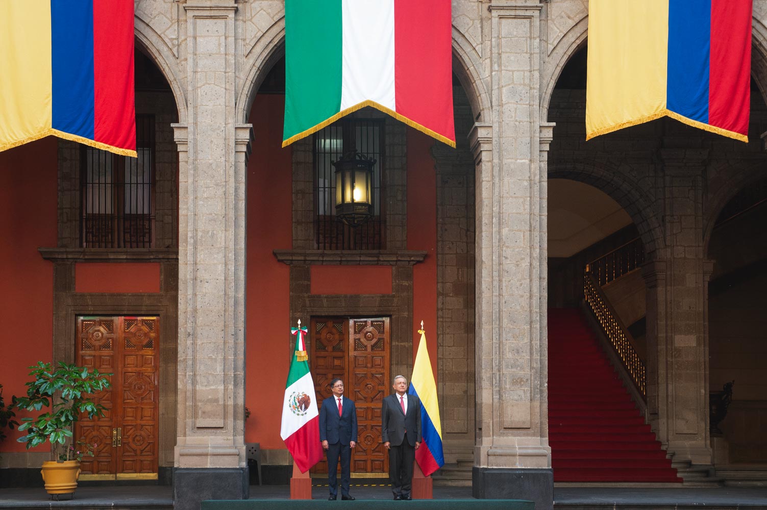 Recibe AMLO a Gustavo Petro, presidente de Colombia