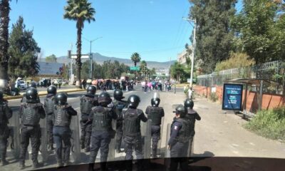 CNTE y normalistas se vuelven a manifestar con bloqueos carreteros