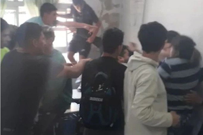 Madre defiende a su hijo víctima de bullying