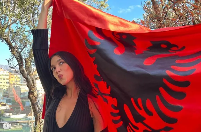 Dua Lipa obtiene la ciudadanía albanesa