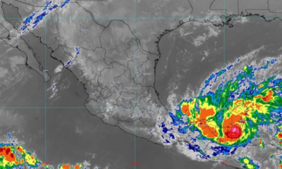 Huracán Lisa toca tierra en Belice, se dirige a México