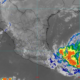 Huracán Lisa toca tierra en Belice, se dirige a México