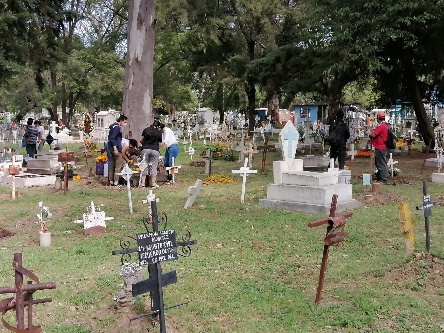 Chequen recomendaciones para visita a cementerios en Morelia