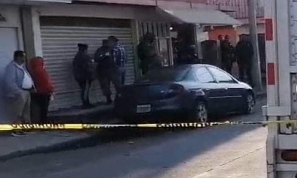 Comando balea base de taxis Tierra y Libertad, en Uruapan
