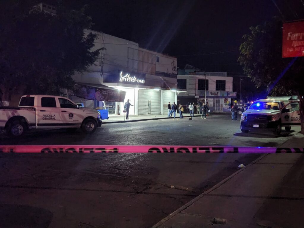 Ejecutan a balazos a mesero en bar de la zona centro de Zamora5