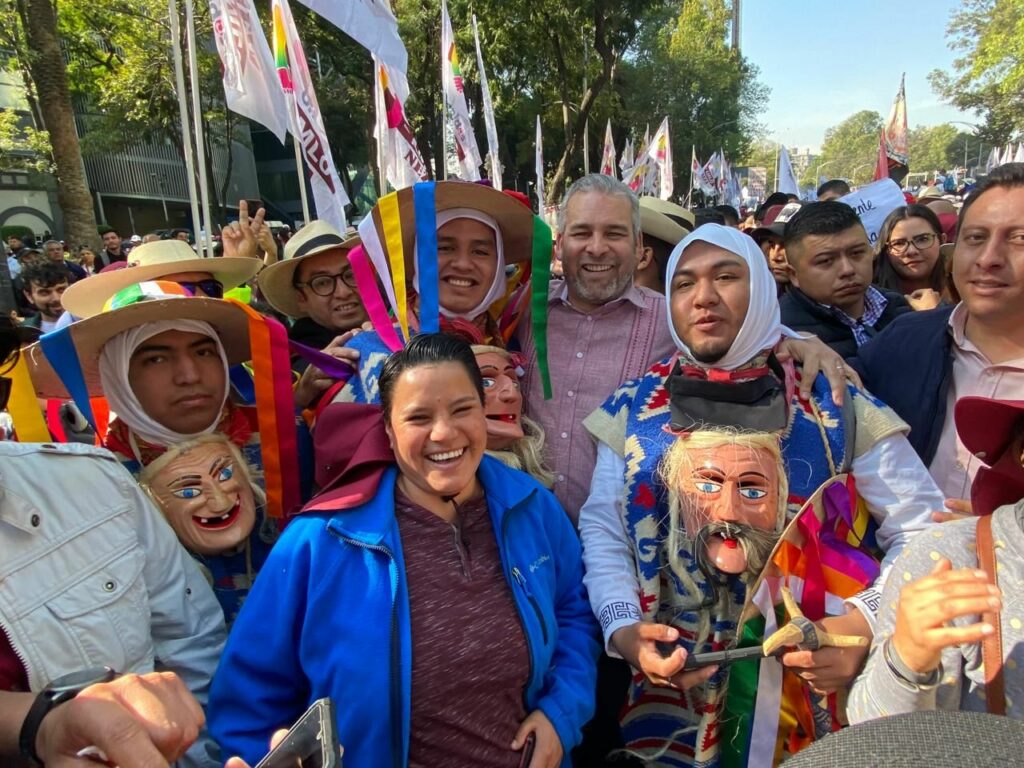 Encabeza Bedolla contingente de Michoacán en marcha de AMLO