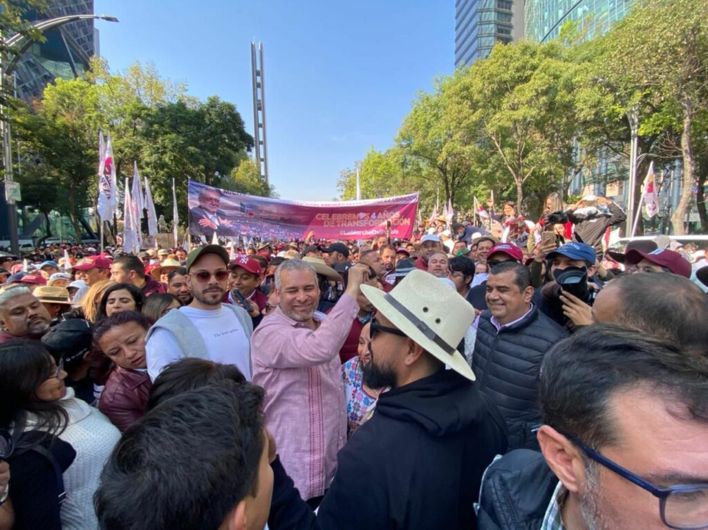 Encabeza Bedolla contingente de Michoacán en marcha de AMLO