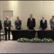 Gobierno de Maduro y oposición firman acuerdo en México