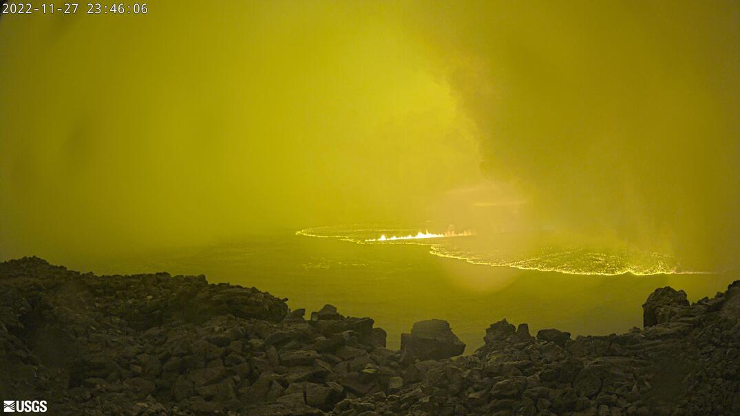 Hace erupción volcán Mauna Loa tras 38 años de inactividad