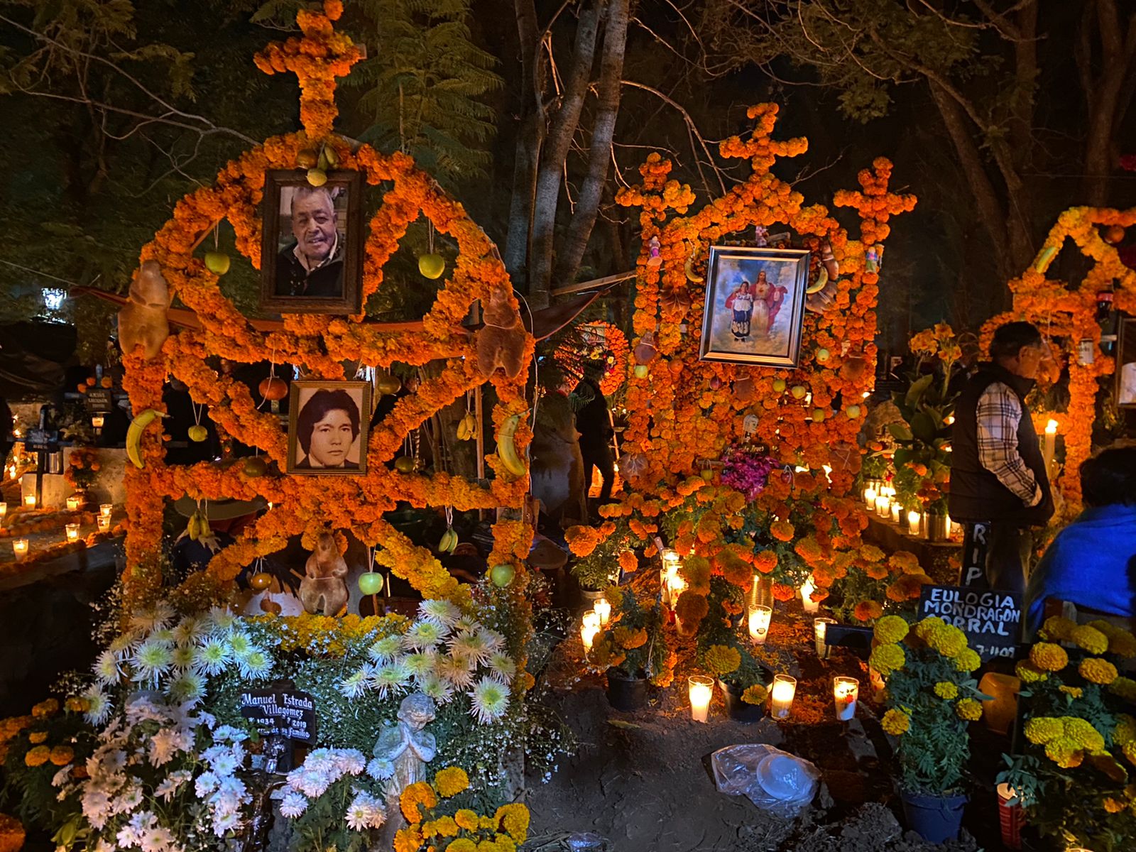 Intacta tradición y misticismo de la Noche de Ánimas en Michoacán