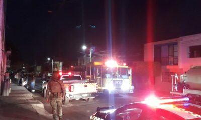 Perdidas materiales tras incendio en maderería de Morelia