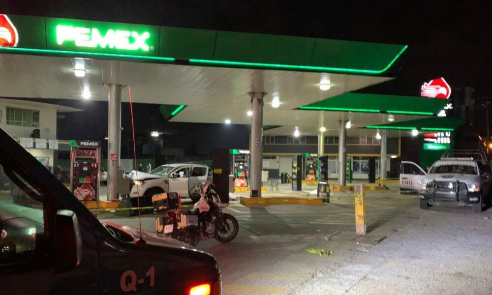 Persiguen y acribillan a balazos a sujeto para quitarle su camioneta
