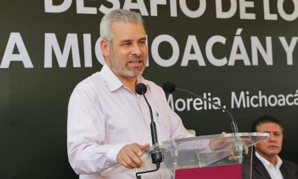 Sindicatos no dejan trabajar a nuevos maestros asignadosBedolla