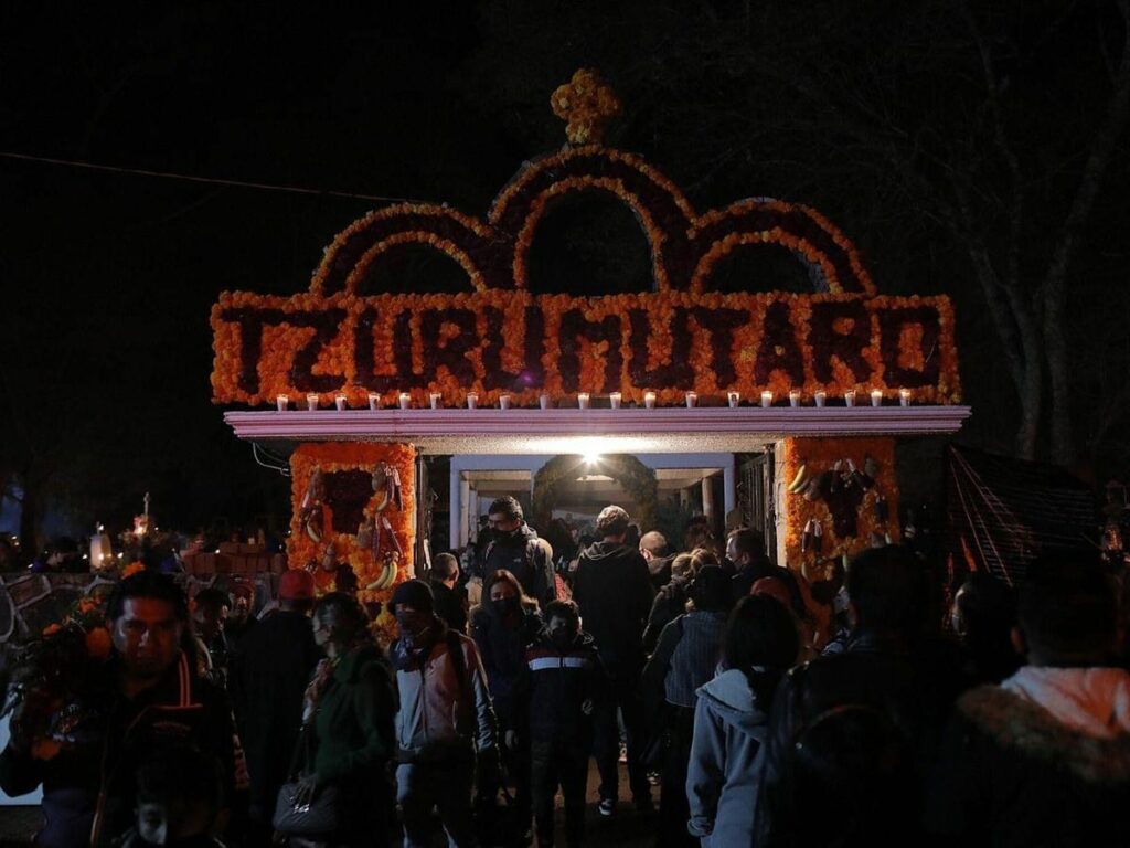 Supera Michoacán expectativa turística en Noche de Muertos