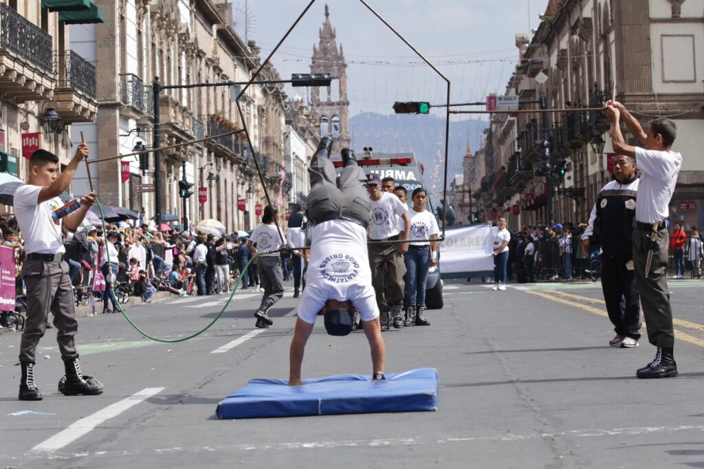 Un éxito desfile cívico deportivo del 112 aniversario de la Revolución Mexicana