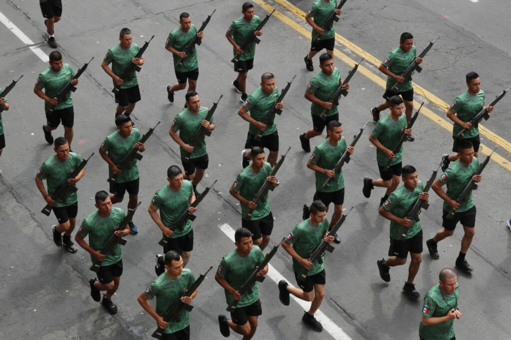 Un éxito desfile cívico deportivo del 112 aniversario de la Revolución Mexicana