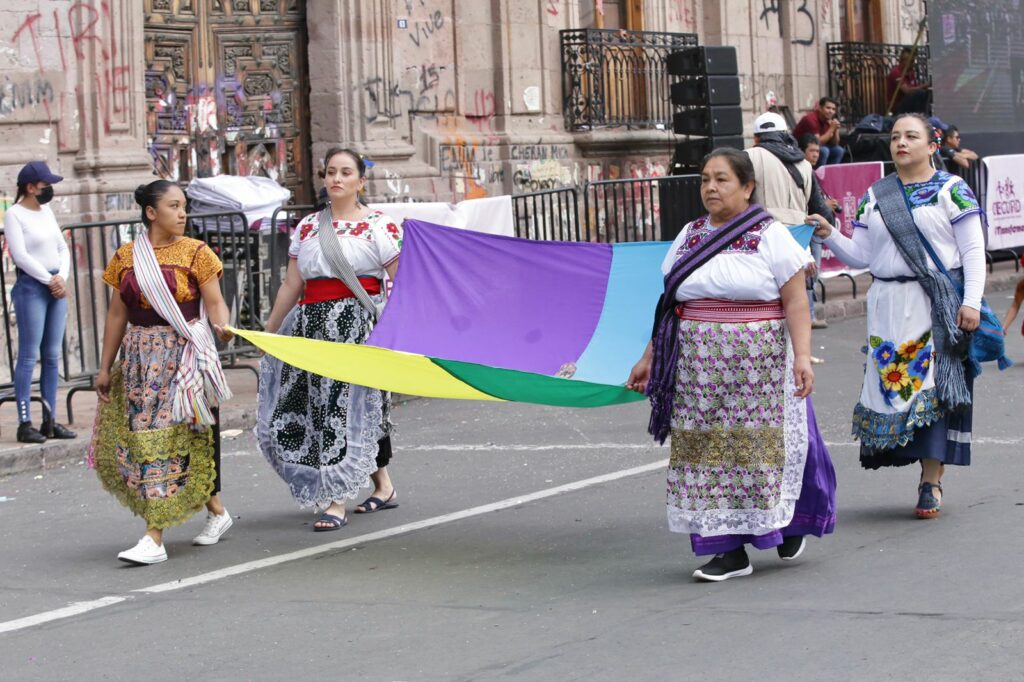 Un éxito desfile cívico deportivo del 112 aniversario de la Revolución Mexicana