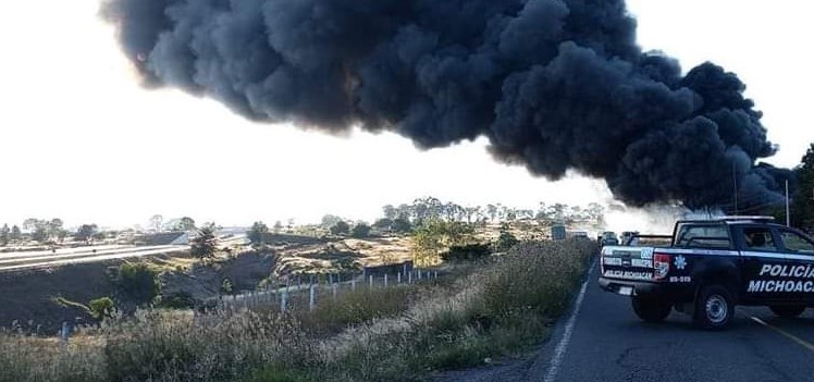 carros incendiarse corralón