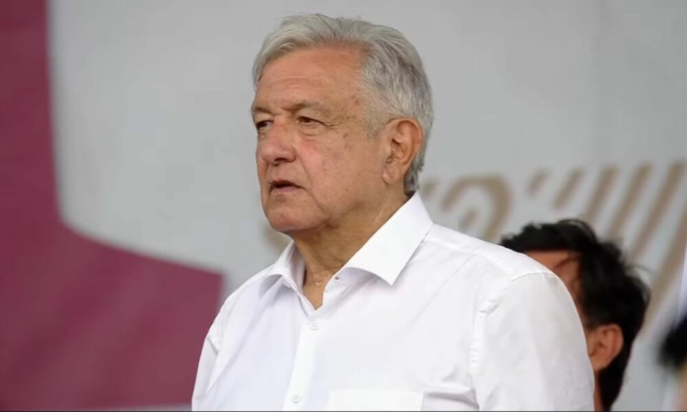 Asegura AMLO cumplir promesa de no aumentos a combustibles y luz