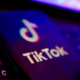 Anuncian plan para prohibir TikTok en EE.UU.