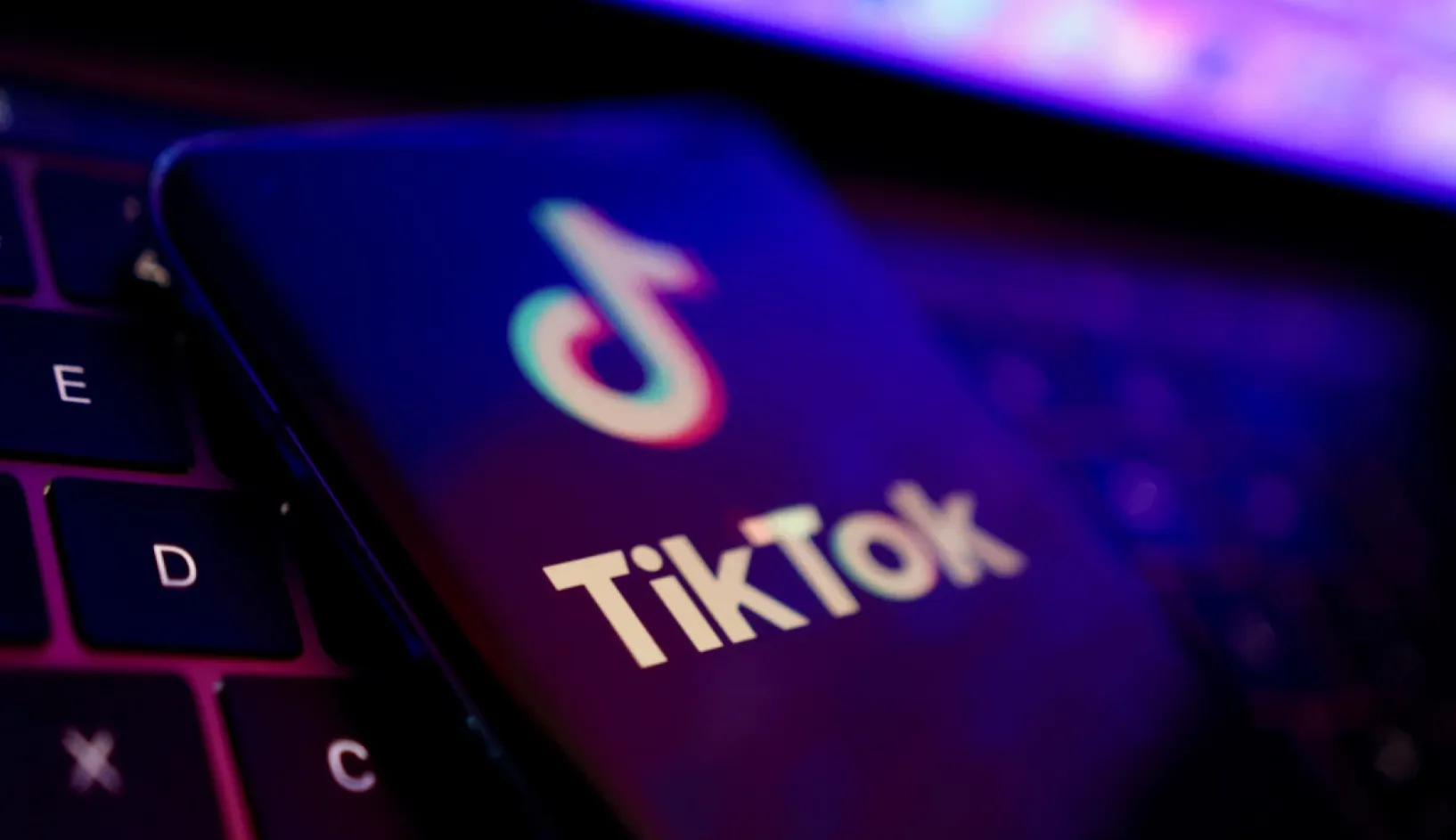 Anuncian plan para prohibir TikTok en EE.UU.