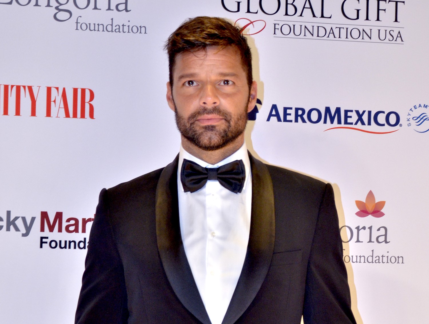 Decide Ricky Martin alejarse de toda su familia 