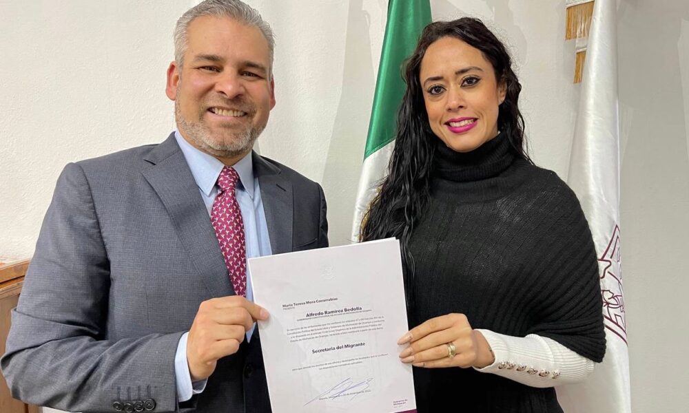 Entrega Bedolla nombramientos a titulares de Semigrante y Cobaem
