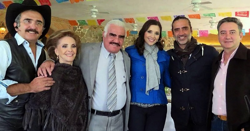 Familia Vicente Fernández pronuncia