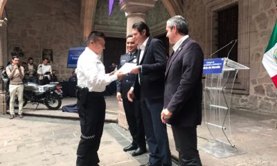 Premian y repremian a policías de Morelia por labor durante el año