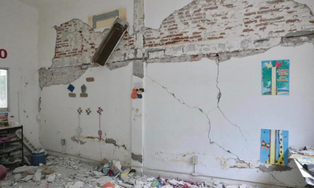 Tras sismo 63 escuelas de la Costa siguen abandonadas CNTE