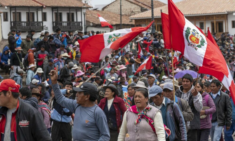 Aumenta número de víctimas mortales por protestas en Perú